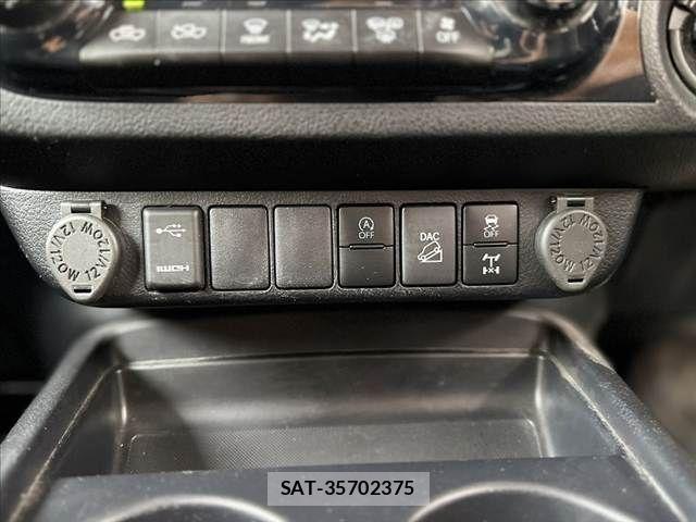 Toyota HILUX 2020-11 8880066-4
