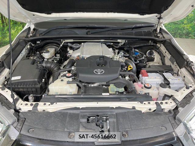 Toyota HILUX 2021-06 8880064-17