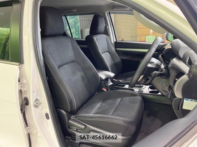 Toyota HILUX 2021-06 8880064-7