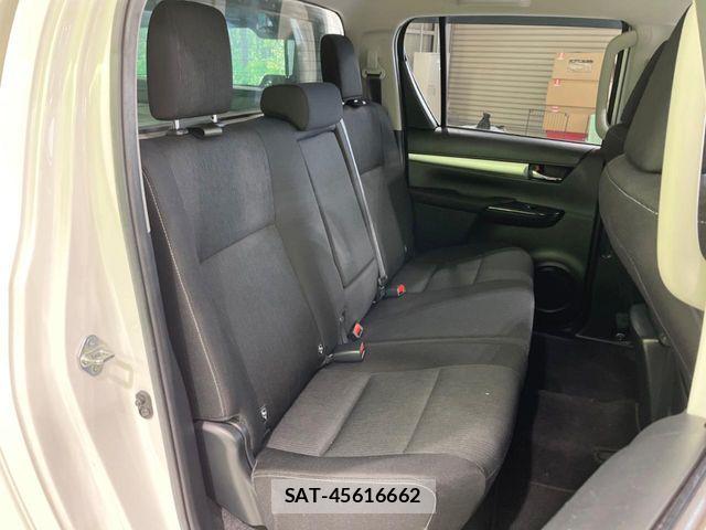 Toyota HILUX 2021-06 8880064-8
