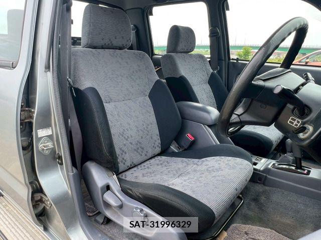 Toyota HILUX 2003-06 8880069-18