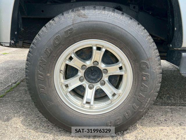 Toyota HILUX 2003-06 8880069-5