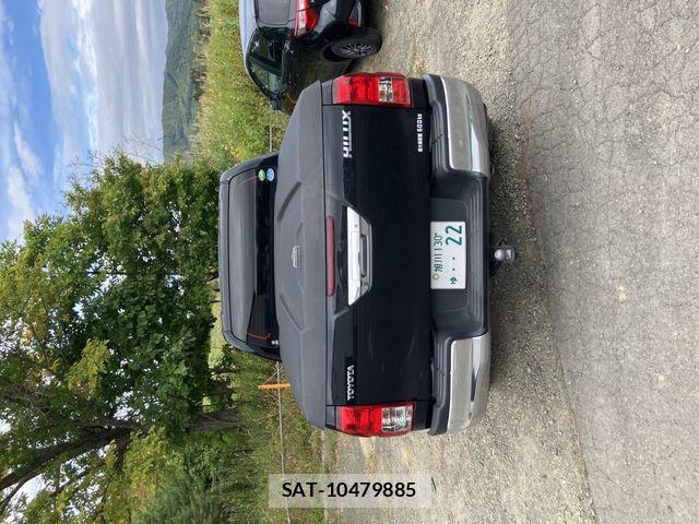 Toyota HILUX 2017-12 8880068-2