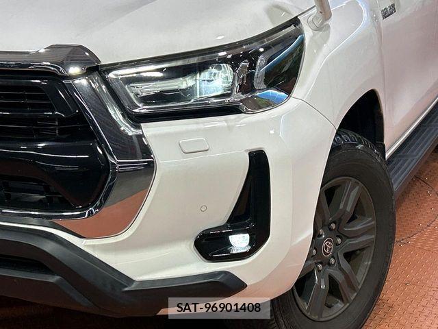Toyota HILUX 2023-10 8880065-10