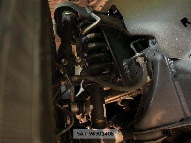 Toyota HILUX 2023-10 8880065-18