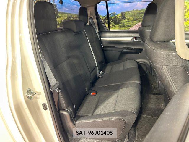 Toyota HILUX 2023-10 8880065-8