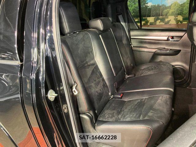 Toyota HILUX 2022-06 8883704-9
