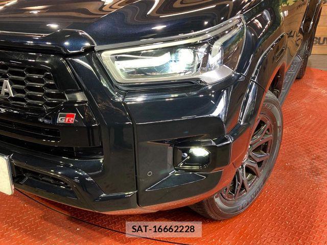 Toyota HILUX 2022-06 8883704-11