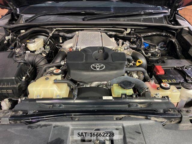 Toyota HILUX 2022-06 8883704-17