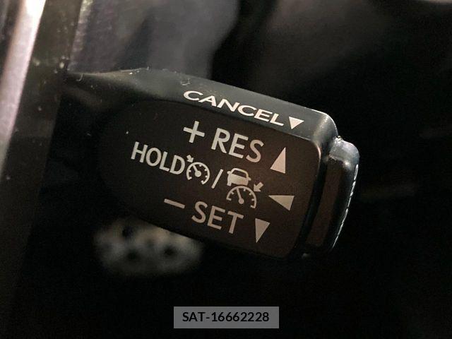 Toyota HILUX 2022-06 8883704-6