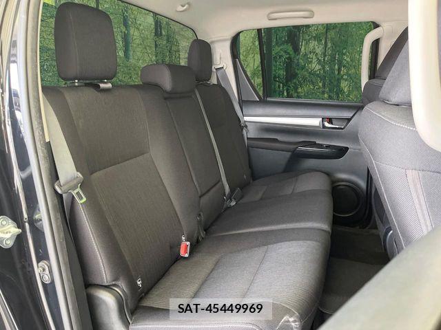 Toyota HILUX 2023-09 8883705-9