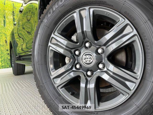 Toyota HILUX 2023-09 8883705-13