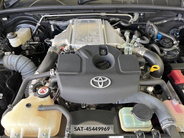 Toyota HILUX 2023-09 8883705-18