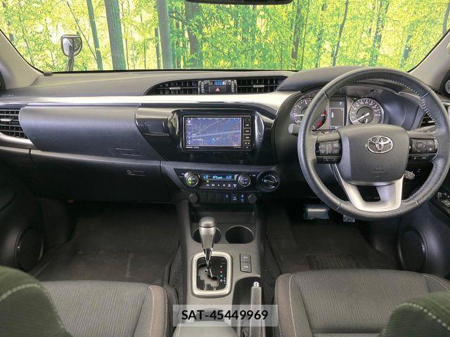 Toyota HILUX 2023-09 8883705-2