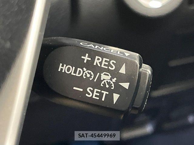 Toyota HILUX 2023-09 8883705-6