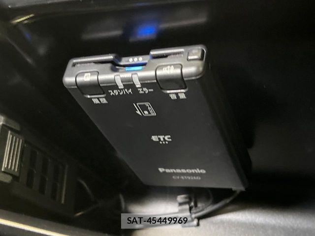 Toyota HILUX 2023-09 8883705-7
