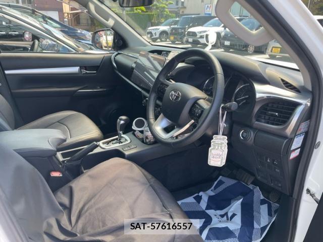 Toyota HILUX TRUCK 2023-02 7219540-8