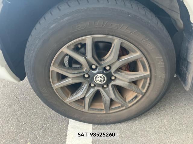 Toyota HILUX TRUCK 2024-08 7219549-8