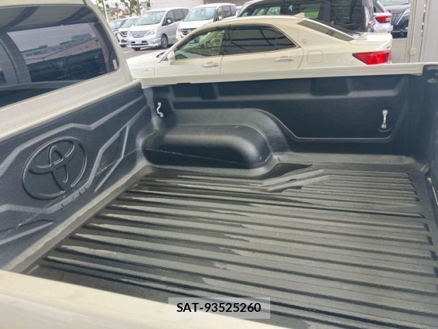 Toyota HILUX TRUCK 2024-08 7219549-12