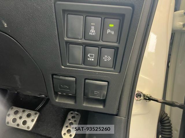 Toyota HILUX TRUCK 2024-08 7219549-18