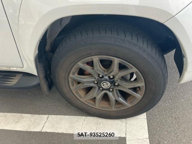 Toyota HILUX TRUCK 2024-08 7219549-5
