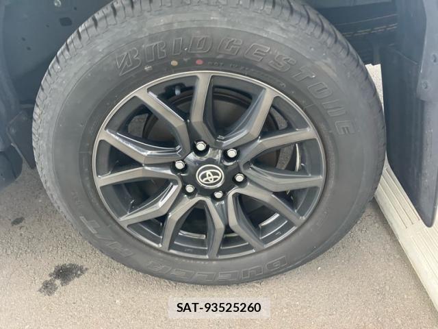 Toyota HILUX TRUCK 2024-08 7219549-7