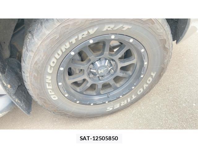 Toyota HILUX TRUCK 2022-03 7219537-22