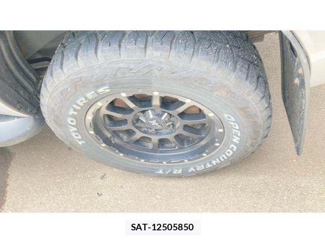 Toyota HILUX TRUCK 2022-03 7219537-24