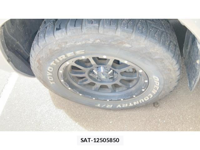 Toyota HILUX TRUCK 2022-03 7219537-25