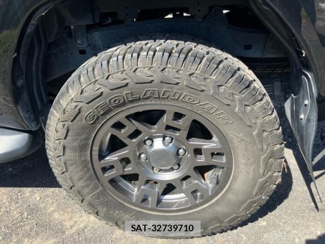 Toyota HILUX TRUCK 2022-04 7219535-7