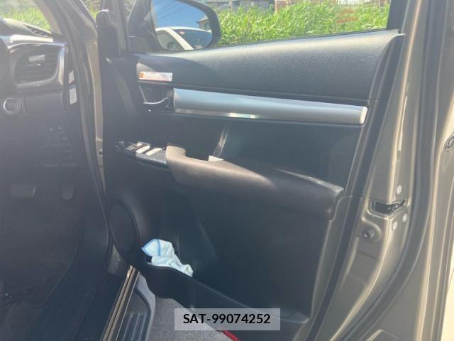 Toyota HILUX TRUCK 2021-03 7219536-10