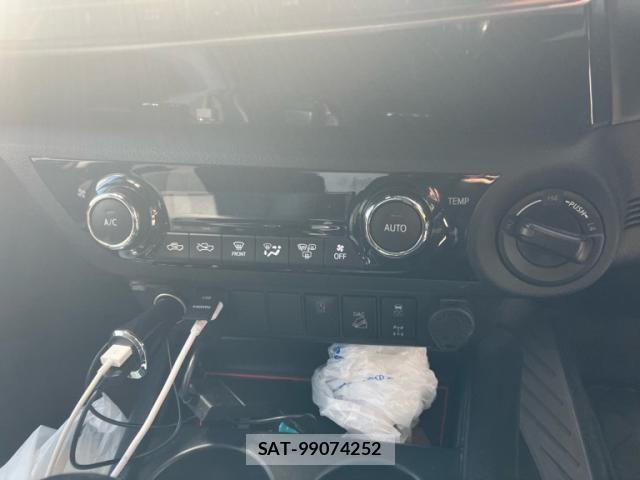 Toyota HILUX TRUCK 2021-03 7219536-15