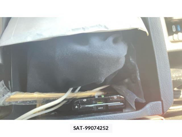 Toyota HILUX TRUCK 2021-03 7219536-25
