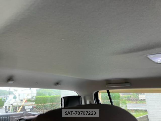 Toyota HILUX TRUCK 2017-11 7250262-10
