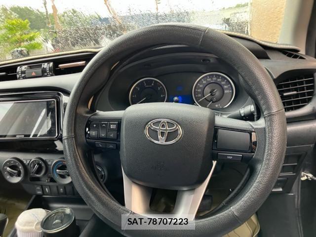 Toyota HILUX TRUCK 2017-11 7250262-11