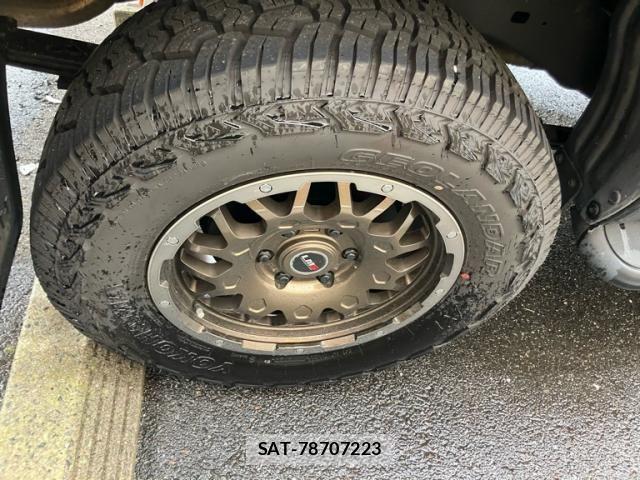 Toyota HILUX TRUCK 2017-11 7250262-7