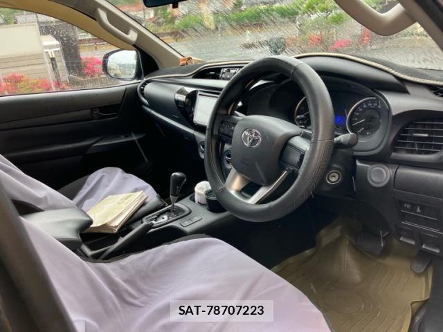 Toyota HILUX TRUCK 2017-11 7250262-8
