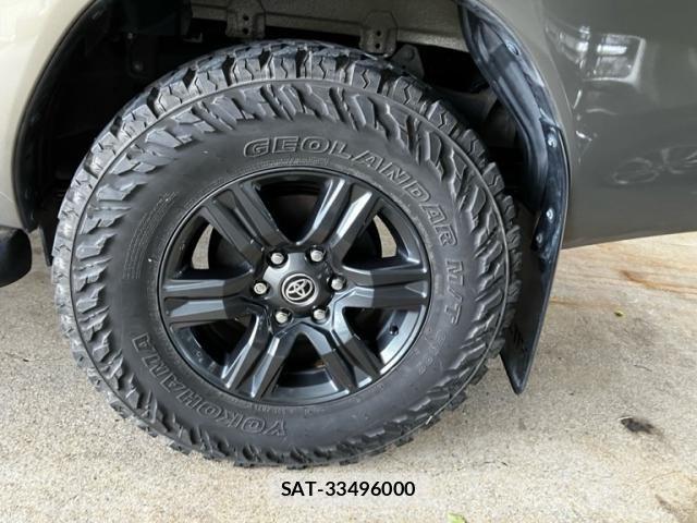 Toyota HILUX TRUCK 2021-06 7272027-8