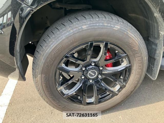 Toyota HILUX TRUCK 2023-05 7327473-9