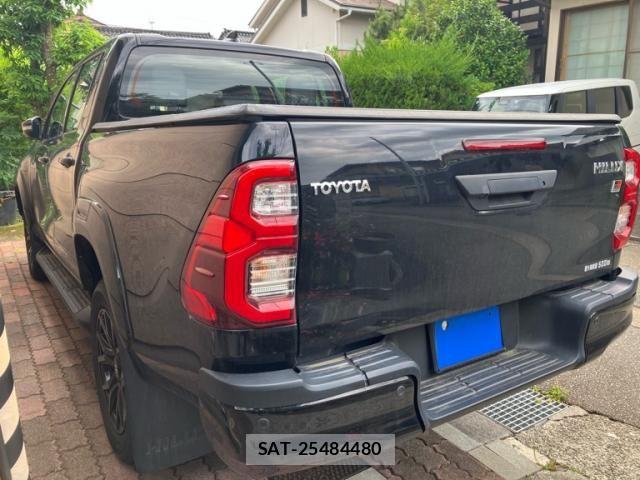 Toyota HILUX TRUCK 2022-09 7327475-2