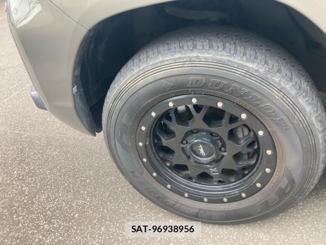 Toyota HILUX TRUCK 2021-01 7327476-9