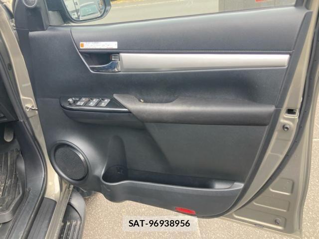 Toyota HILUX TRUCK 2021-01 7327476-15