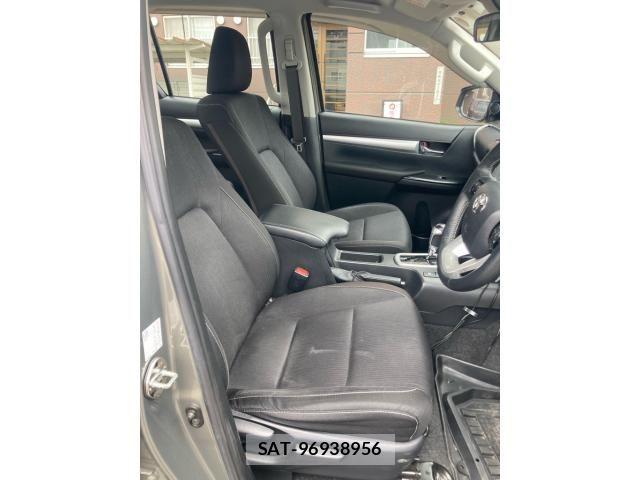 Toyota HILUX TRUCK 2021-01 7327476-16