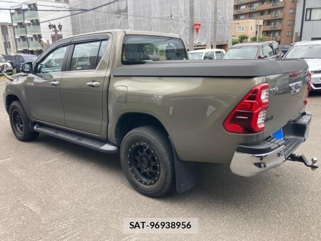 Toyota HILUX TRUCK 2021-01 7327476-3