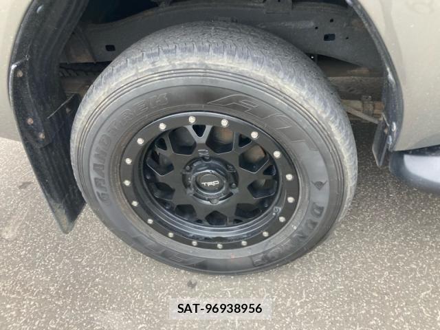 Toyota HILUX TRUCK 2021-01 7327476-6