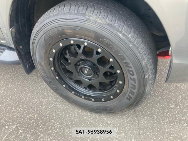Toyota HILUX TRUCK 2021-01 7327476-7