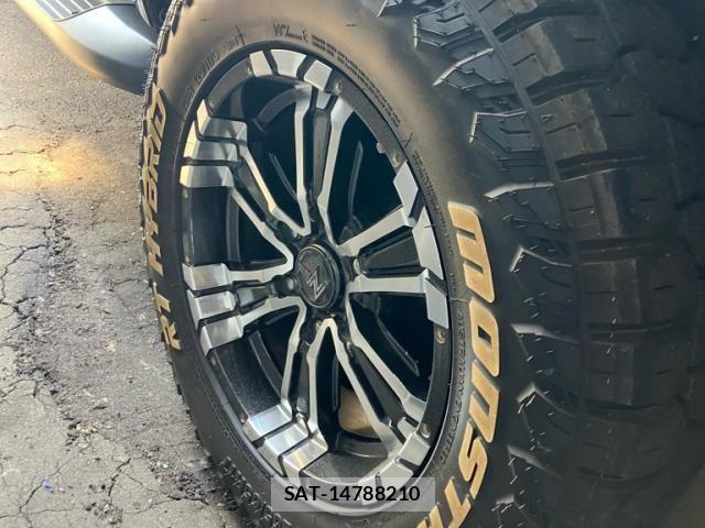 Toyota HILUX TRUCK 2019-06 7327478-9