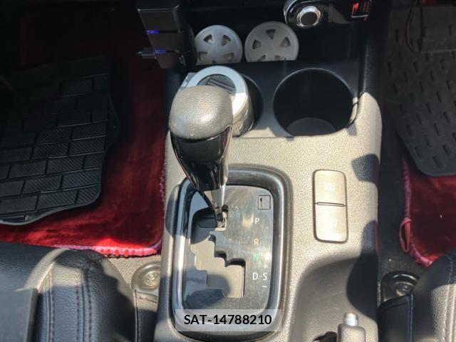 Toyota HILUX TRUCK 2019-06 7327478-19