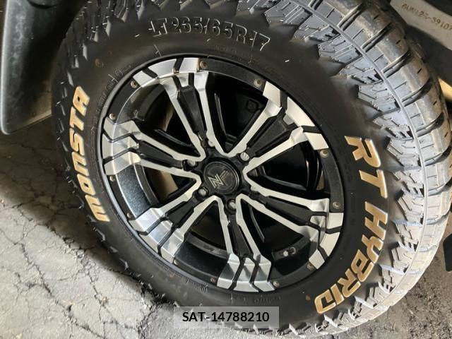 Toyota HILUX TRUCK 2019-06 7327478-7
