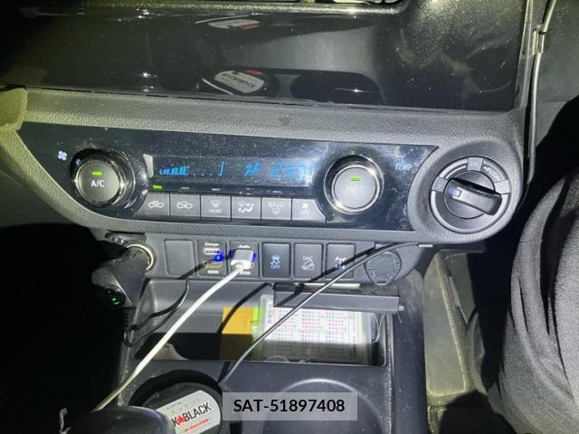 Toyota HILUX TRUCK 2018-06 7327480-12